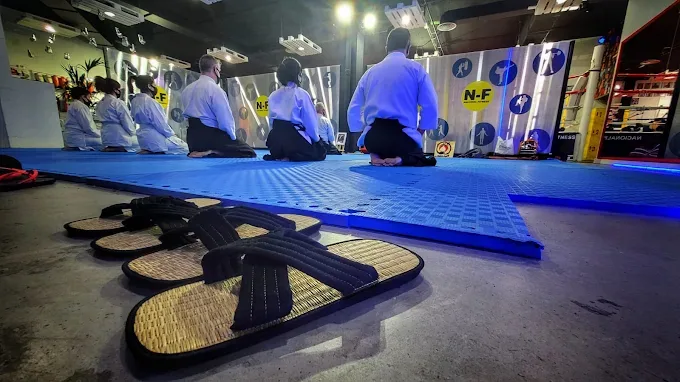 Práctica de aikido en el dojo de Nacional Fitness